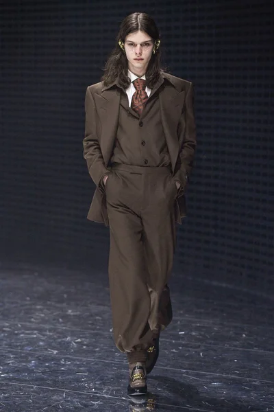 Look 8
